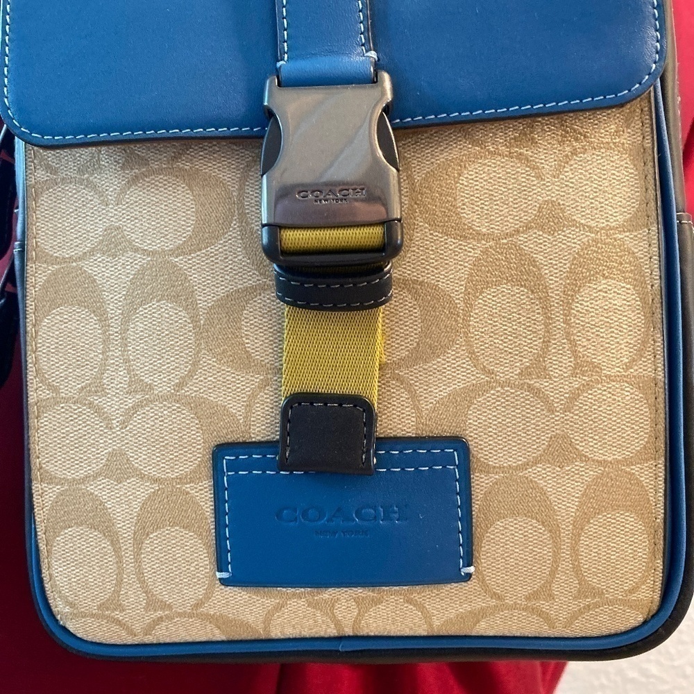 COACH Track Pack, Signature Canvas, NWT - Picture 11 of 11